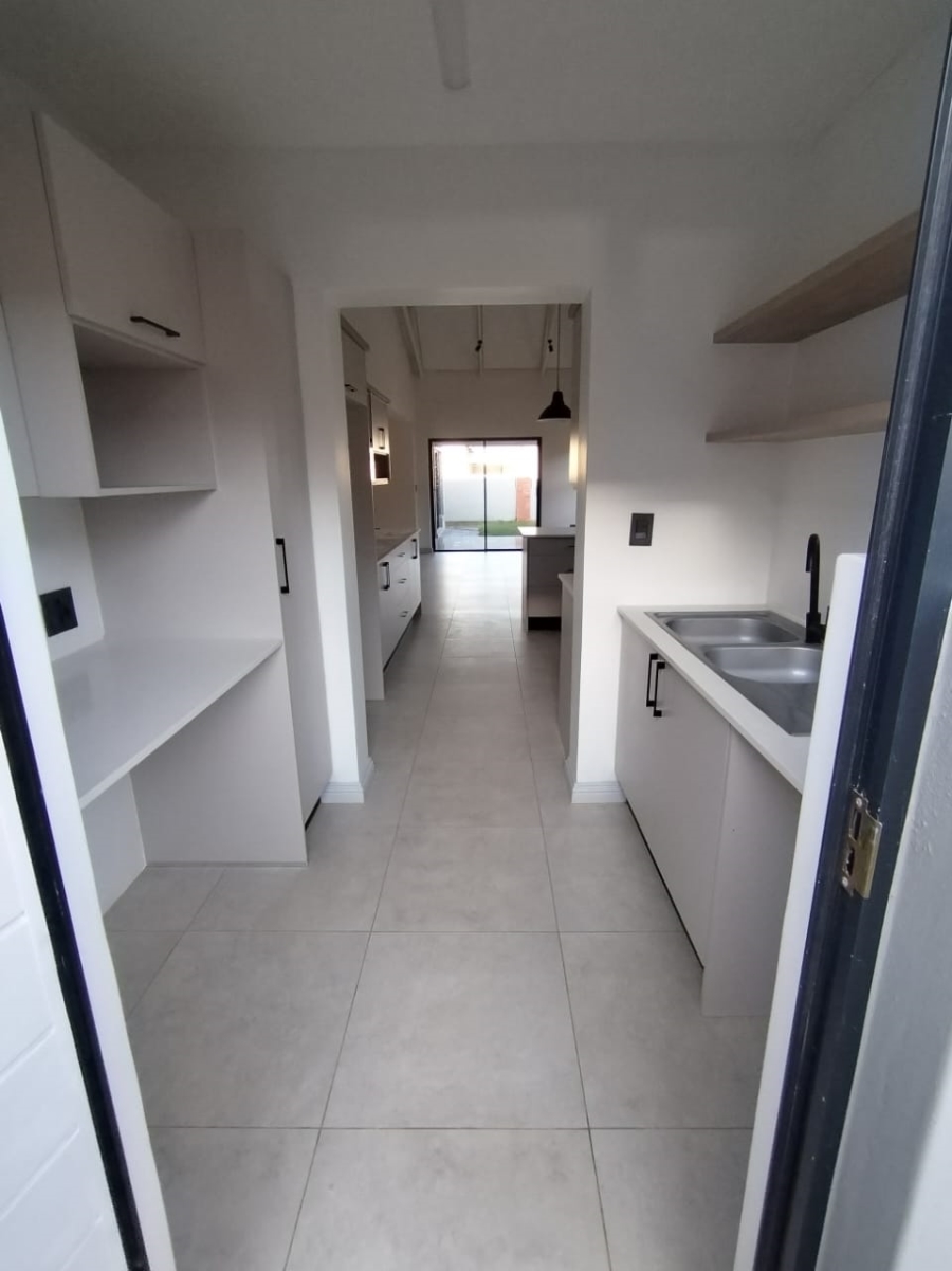 To Let 3 Bedroom Property for Rent in Melodie North West
